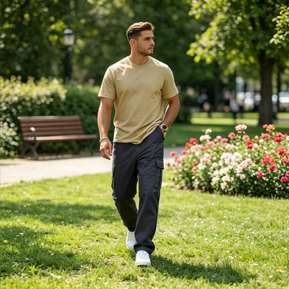 Men's Relaxed Fit Straight-Leg Cargo Pants